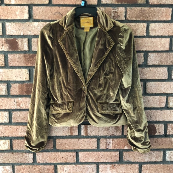 DO+BE Jackets & Blazers - 🎉HP🎉Velvet Green Blazer🌼
